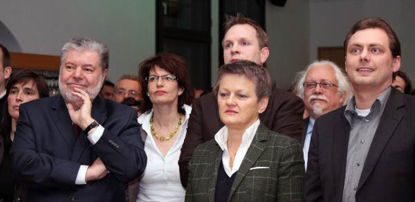 Britta Steck, Kurt Beck, Jutta Blatzheim-Roegler, Nils Wiechmann, Renate Künast und Daniel Köbler (v.l.n.r.)